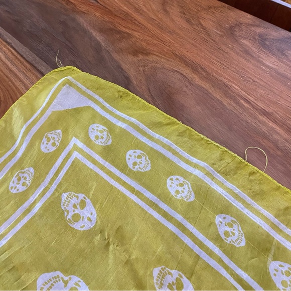 Sheer Silk Skulls!! - Picture 9 of 9